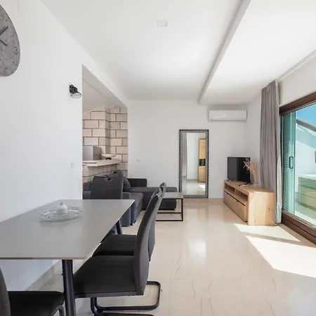 公寓 Morena Penthouse 马卡尔斯卡