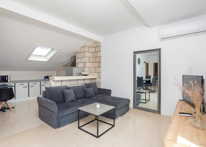 Morena Penthouse Apartman Makarska